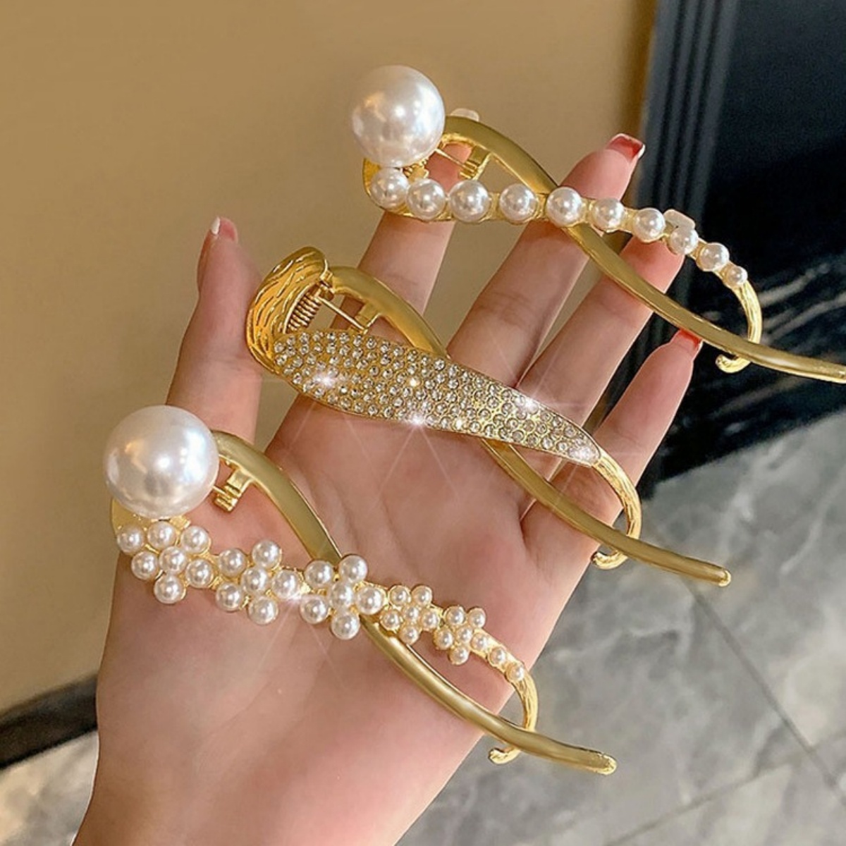 Elegant Glitter Pearl Hair Cli - The Korean Lifestyle 评论和价格